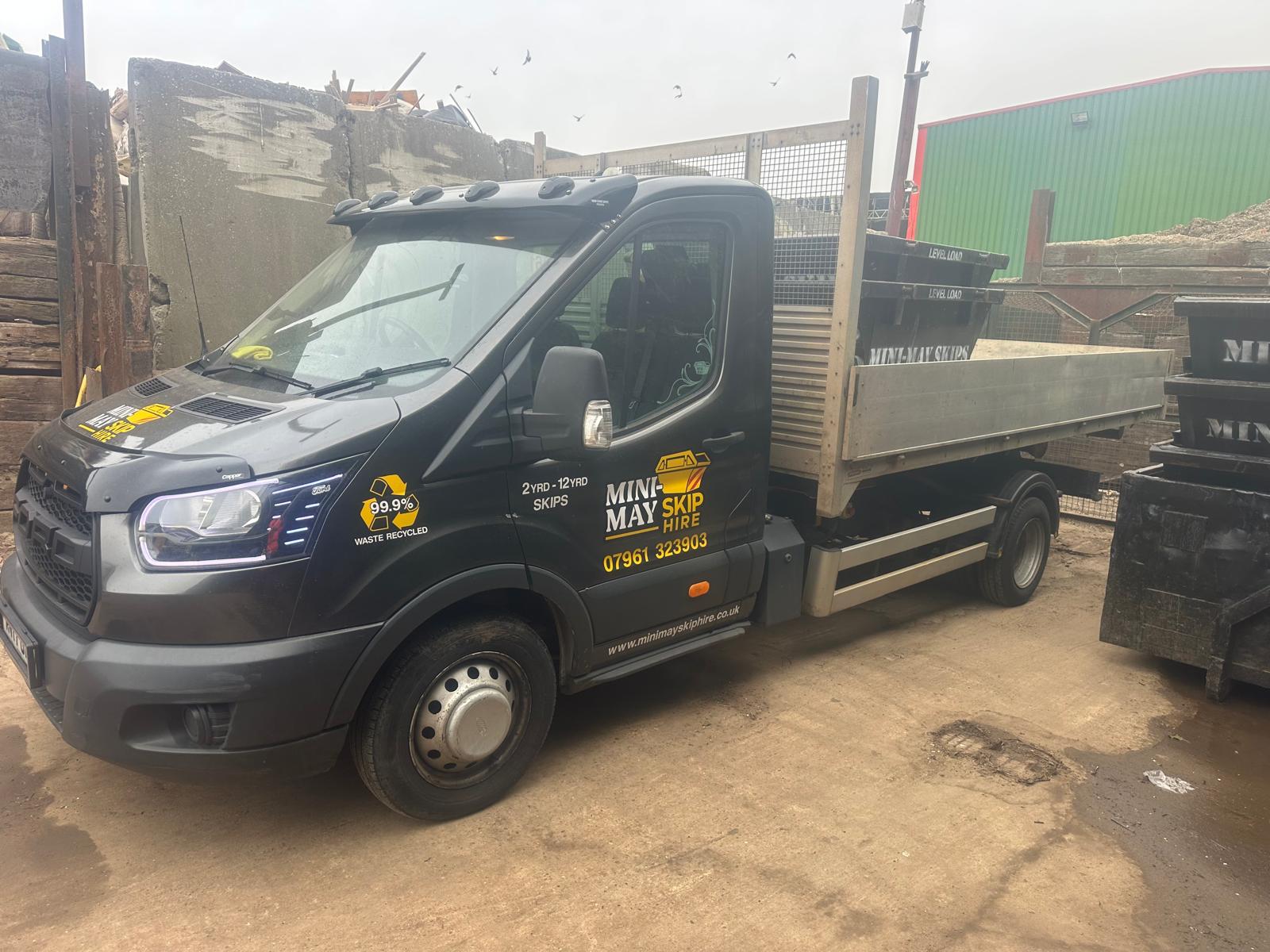 Book skip hire with Mini-May